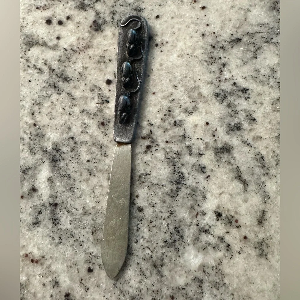 Set of 2 stainless steel cheese knifes